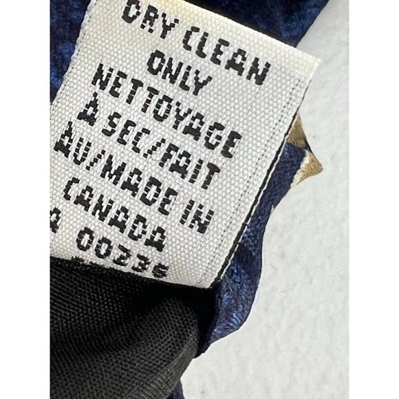 The Metropolitan Museum Of Art Floral Silk Tie Navy Red Gold 100% Silk - Picture 4 of 7